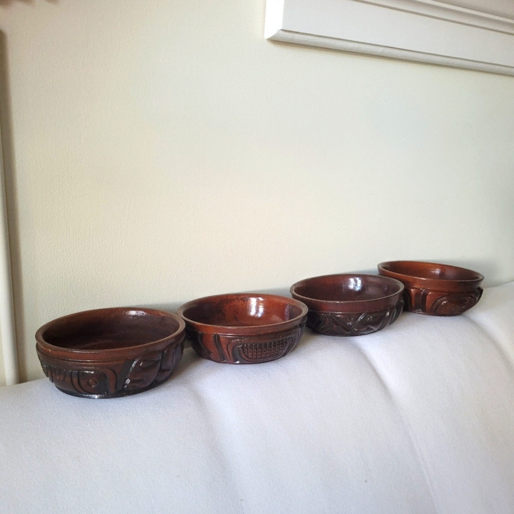 Vintage Hand Carved Wood 6” Round Salad Bowls Set of 4 - Picture 2 of 12